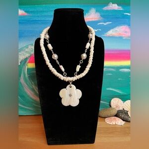 AVON Mother of Pearl/Abalone Shell Flower Necklace